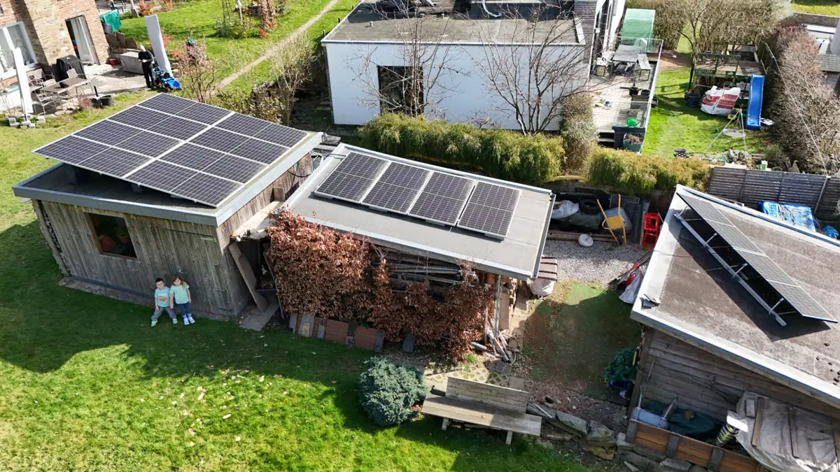 Solaranlage auf Gartenhaus und Carport in Würselen, 6,5 kWp